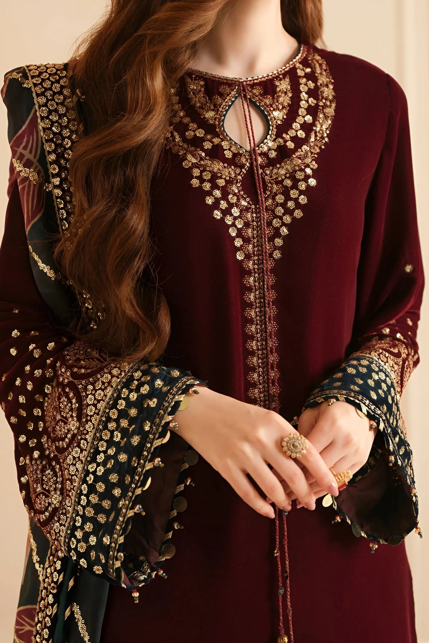 Jasmine Velvet Collection – Micron Velvet 9000 Embroidered Spengle Work Unstitched 3-Piece Suit