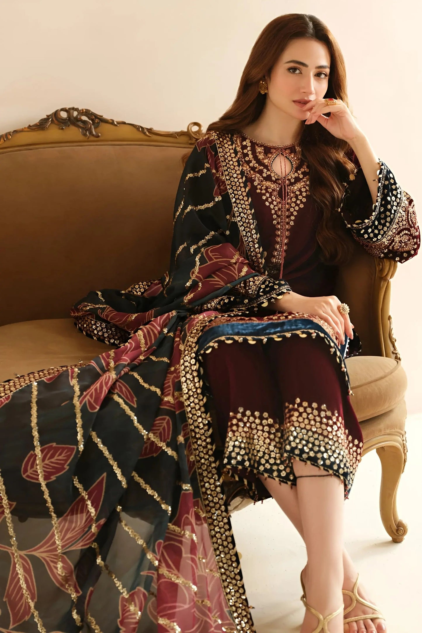 Jasmine Velvet Collection – Micron Velvet 9000 Embroidered Spengle Work Unstitched 3-Piece Suit
